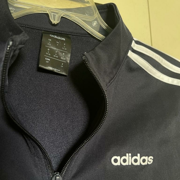 Adidas - Picture 2 of 3